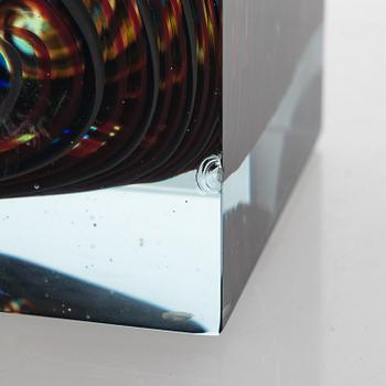 OIVA TOIKKA, A special glass cube, signed Oiva Toikka Nuutajärvi Notsjö -05.