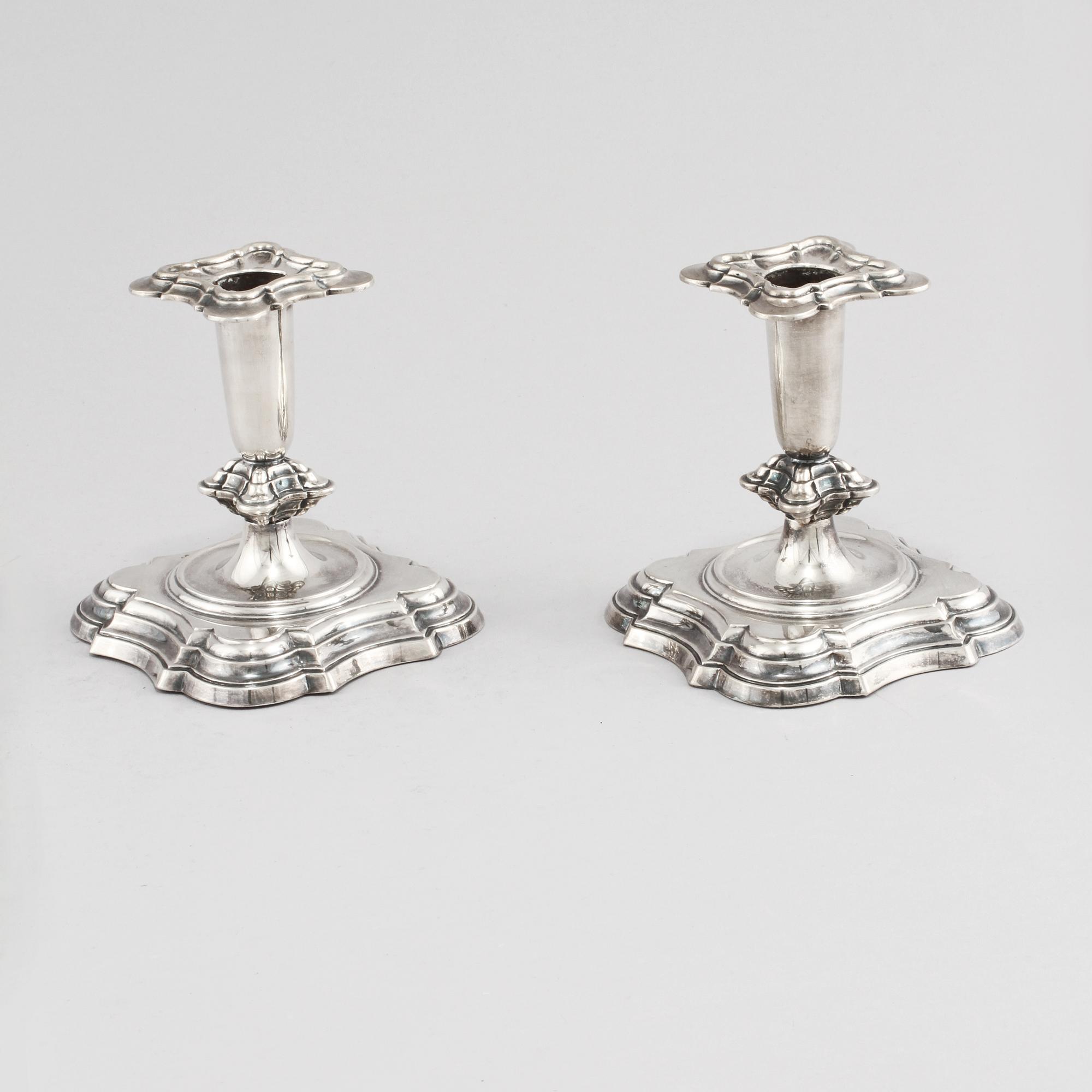 LJUSSTAKAR, ett par, silver, utländska stämplar, 1900-tal.