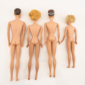 Dolls 4 pcs and accessories Mattel Japan second half of the 20th century.
