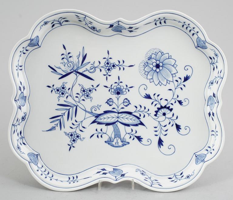 UPPLÄGGNINGSFAT, porslin, lökmönstret, Meissen.