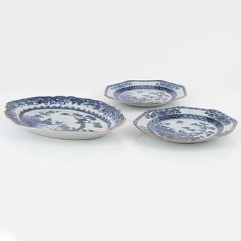 A blue and white porcelain serving dish and two plates, Qing dynasty, Qianlong, (1736-95).