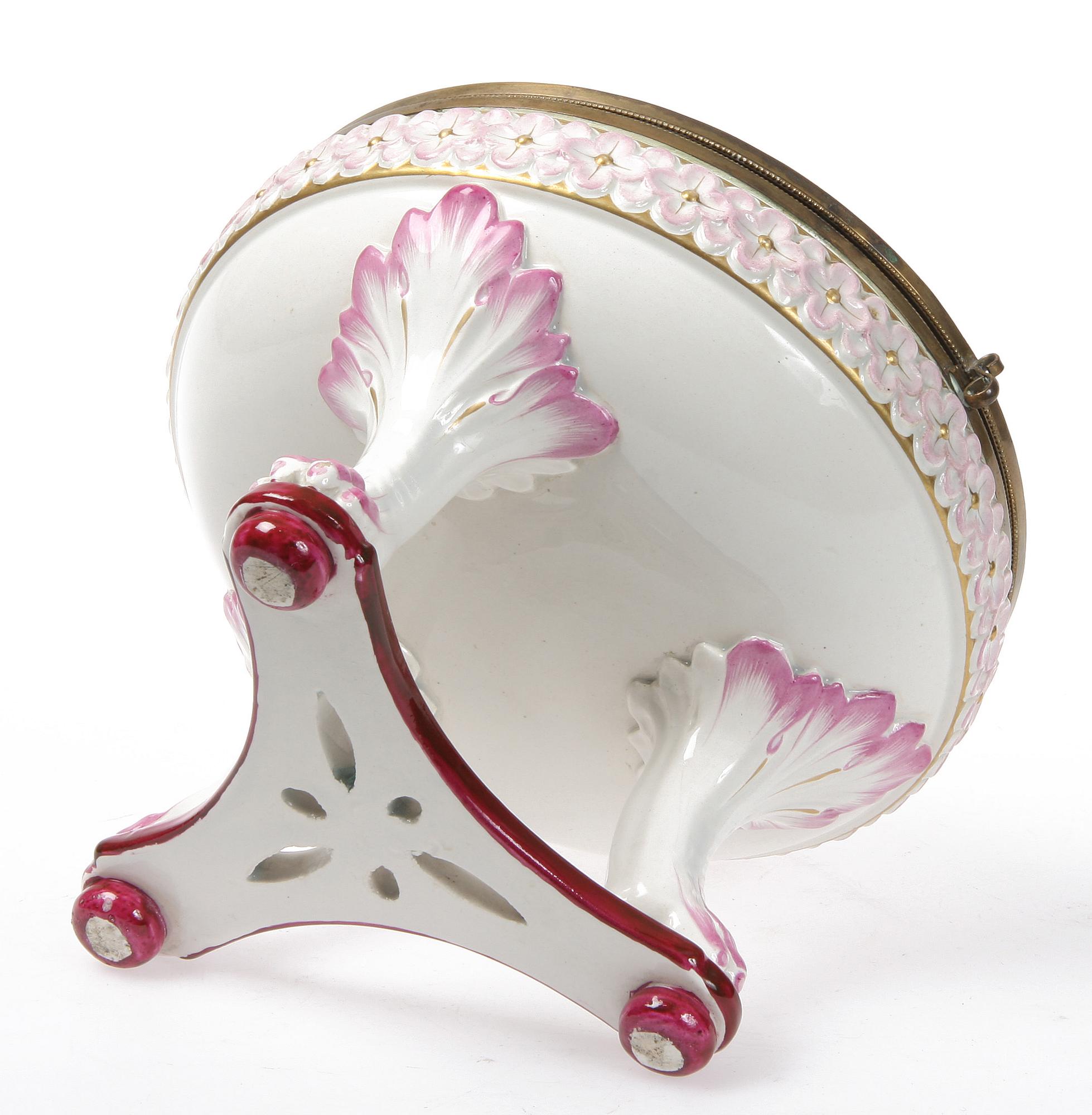 TRIPOD med LOCK, flintgods, mellaneuropa, 1800/1900-tal.