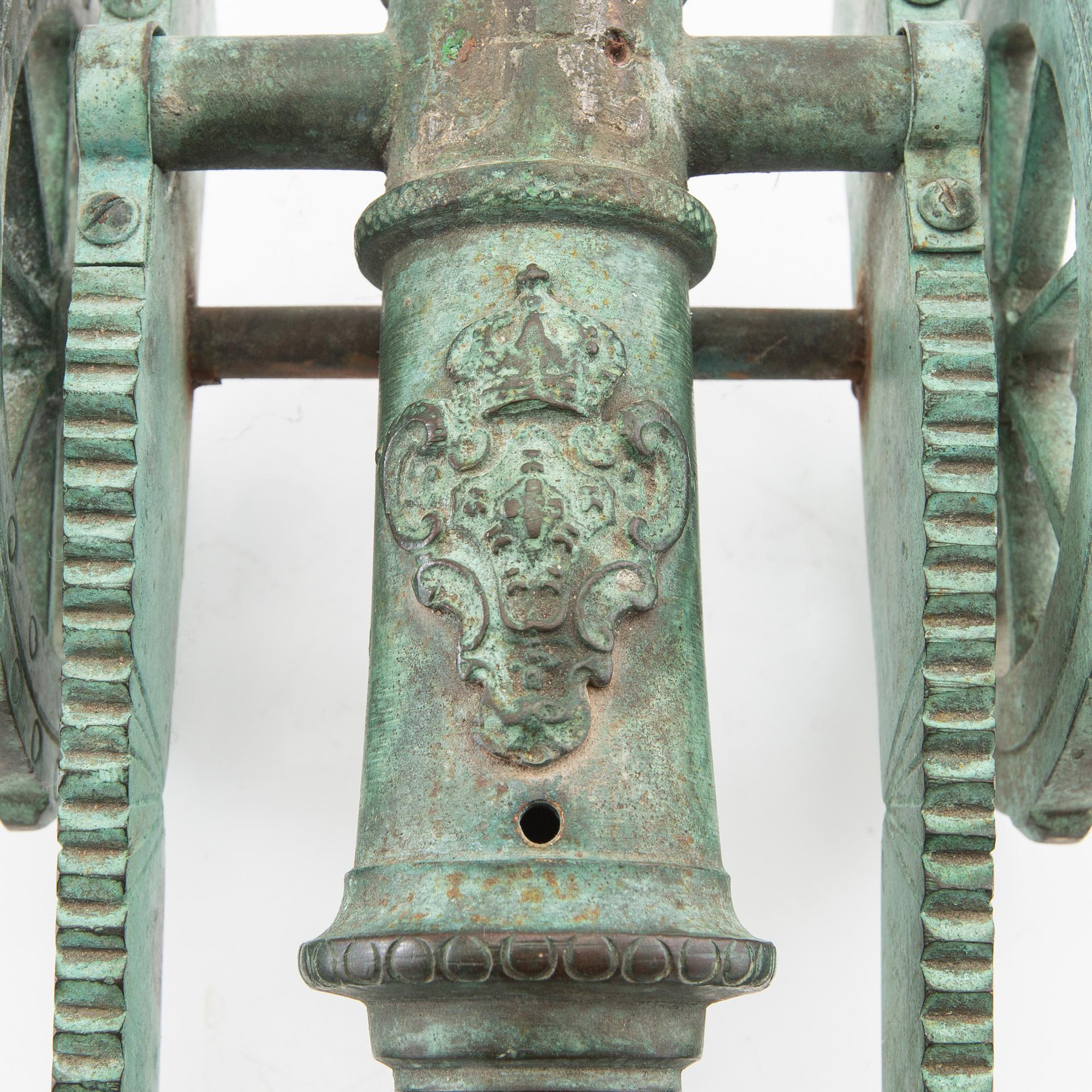 Table cannon 20th century.