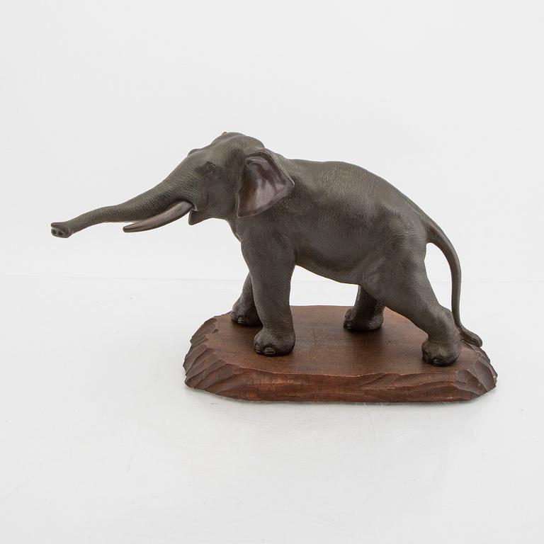 A Japanese bronze sculpture around 1900.