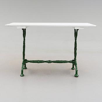 TRÄDGÅRDSBORD, 1900-talets första hälft.