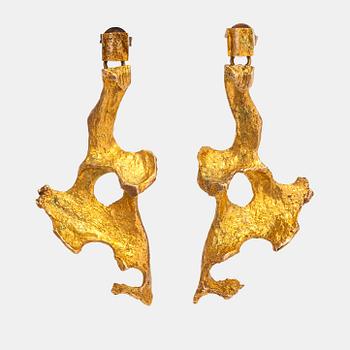 Björn Weckström, A pair of 14K gold earrings "Flamingo". Lapponia 1969.