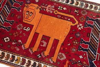 A Kashgai rug, c. 168 x 107 cm.