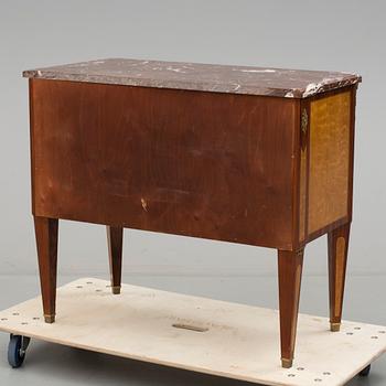 BYRÅ, gustaviansk stil, 1900-talets andra hälft.