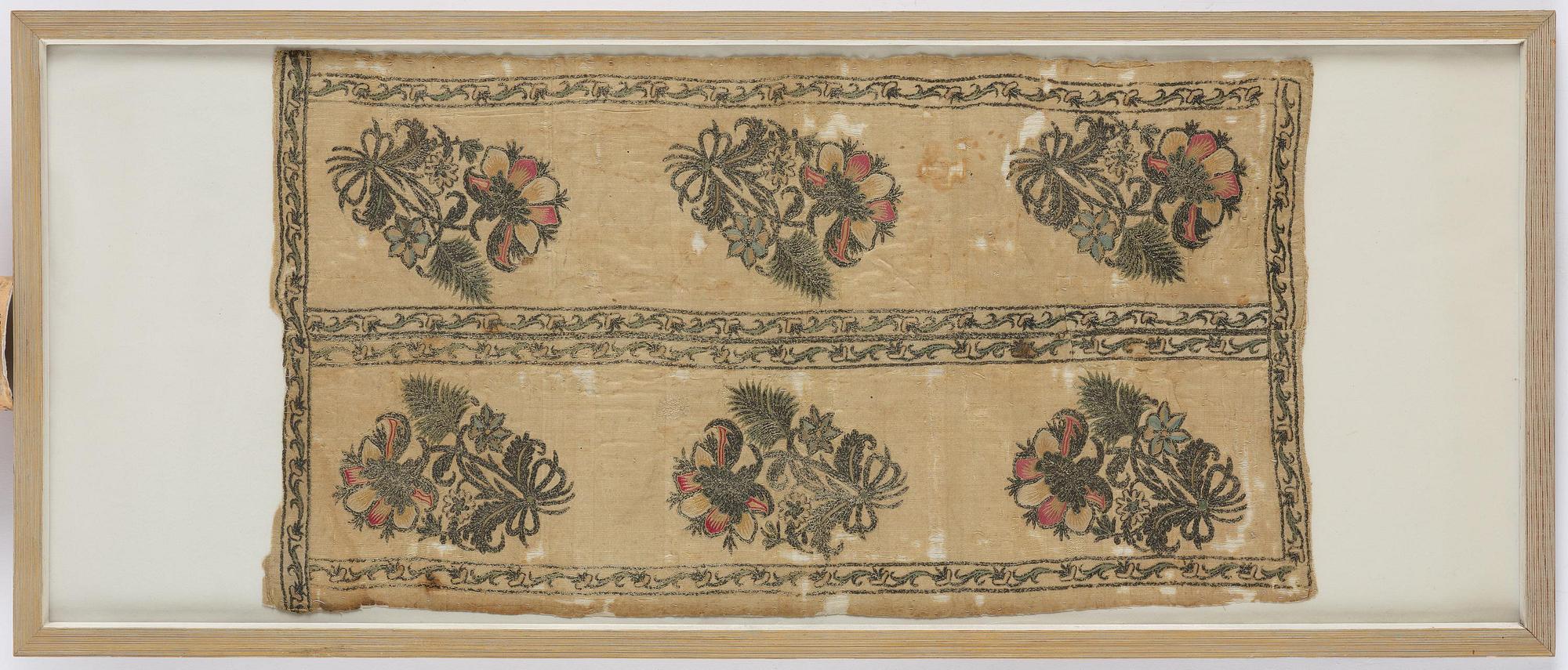Inramat broderi (Bocha), antik, silke och metall, Osmanska riket, ca 63 x 33 cm, (with the frame 94 x 39 cm).