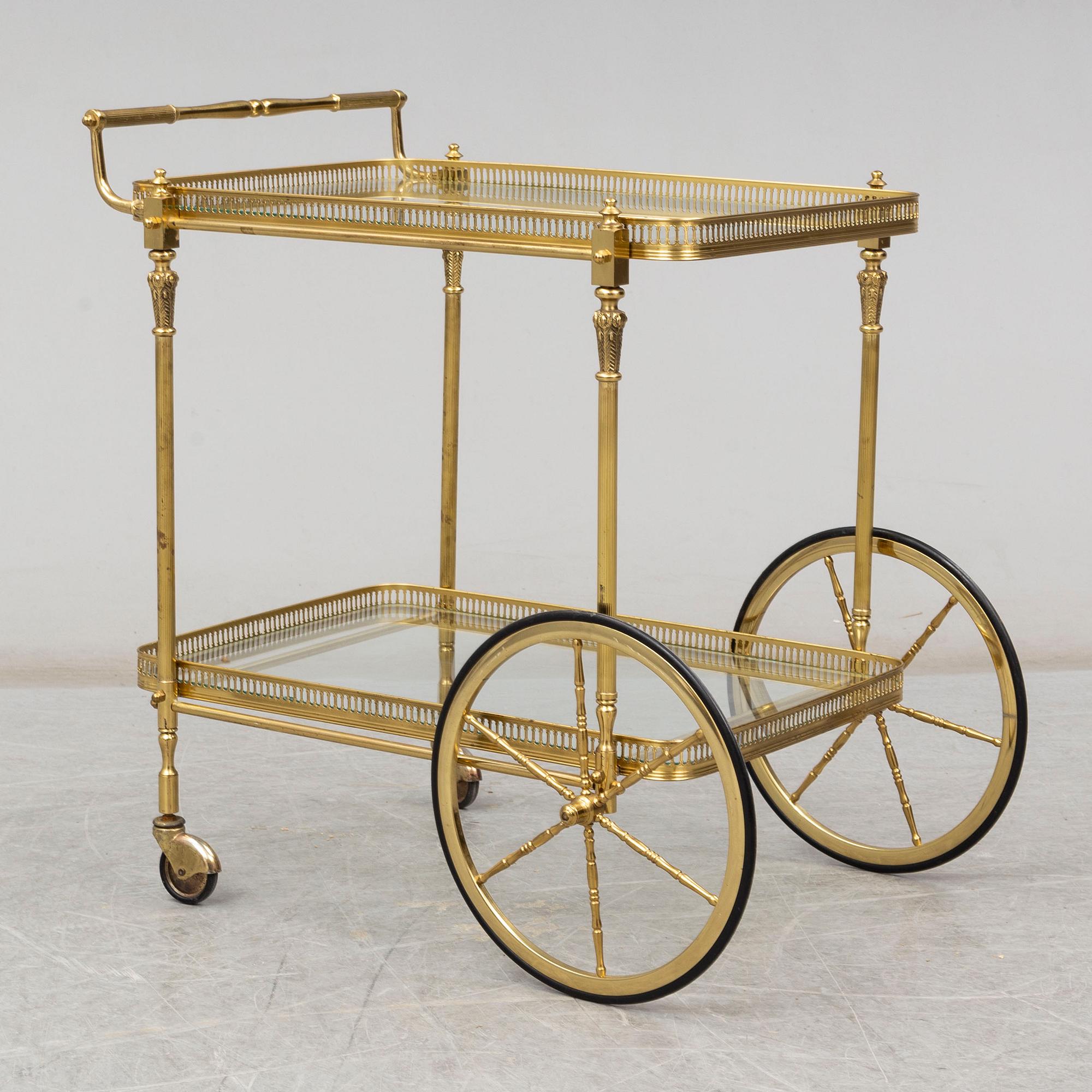 SERVERINGSVAGN, 1900-talets senare del.