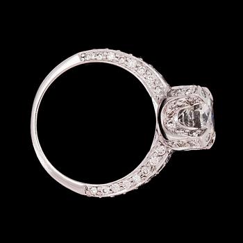 A brilliant cut diamond ring, 2.01 cts. Cert. EGL.