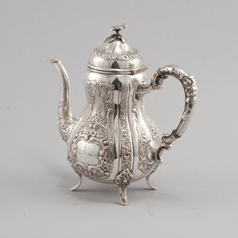 KAFFEKANNA, låghaltigt silver, Tyskland, 1900-tal, vikt 865 gram.