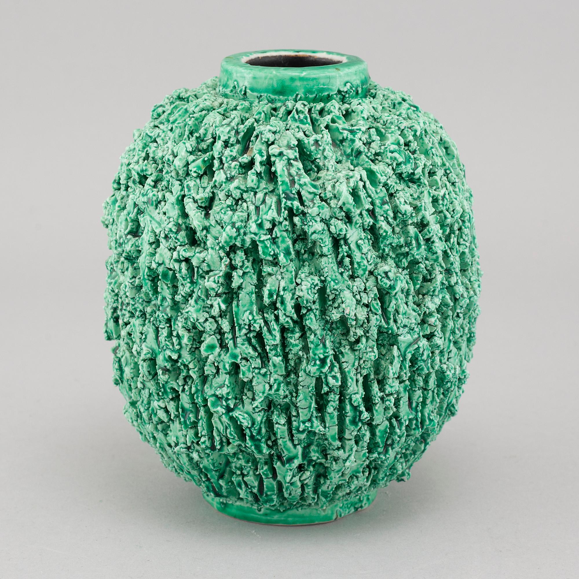 GUNNAR NYLUND, vas, chamotterat stengods, Rörstrand, 1900-talets andra hälft.