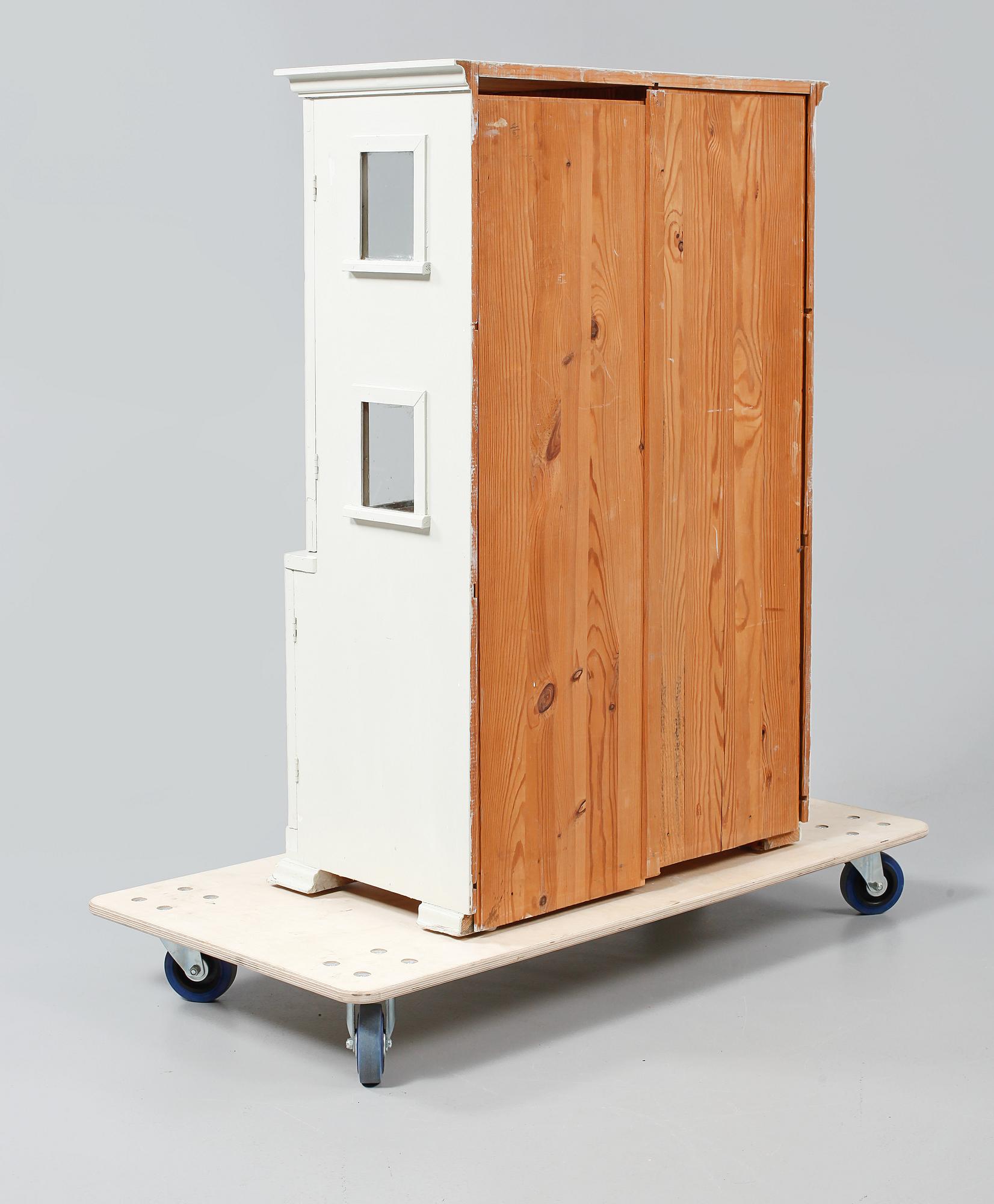 DOCKSKÅP, tidigt 1900-tal.