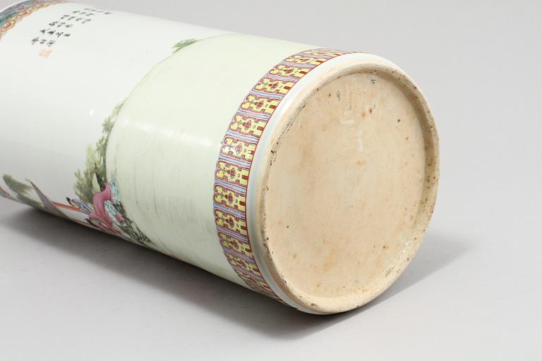 PARAPLYSTÄLL, porslin, Kina, 1900-tal.