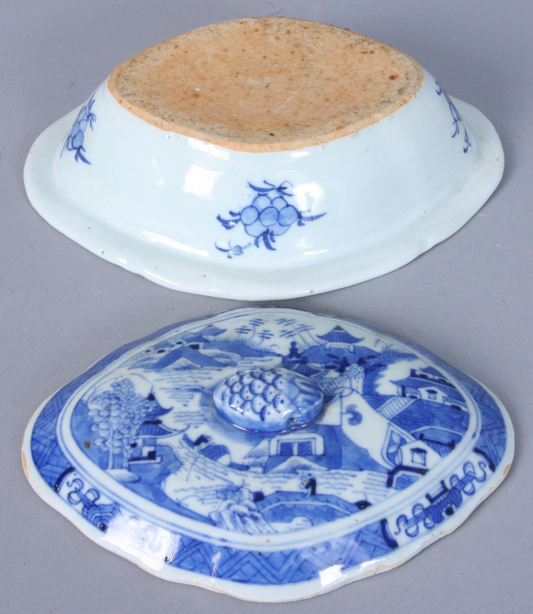 PASTEJFORM, porslin, Kina, 1800-tal.