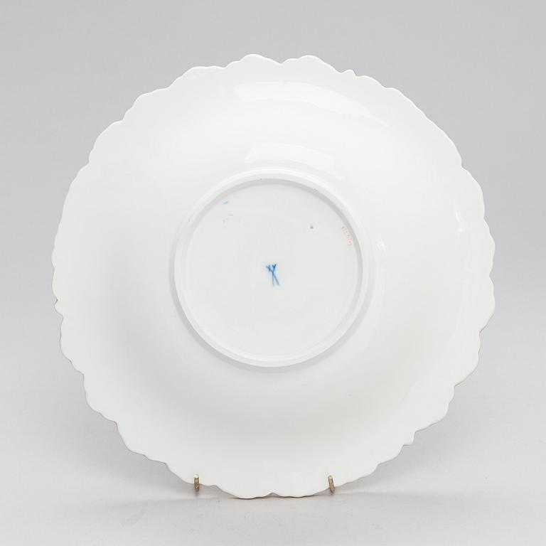 A 20th century Meissen porcelain dish.