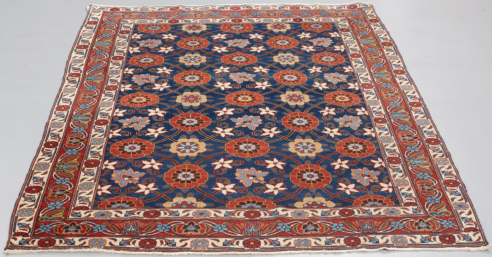 MATTA, semiantik Persisk med Veramin-mönster, ca 199,5 x 150,5-153 cm.