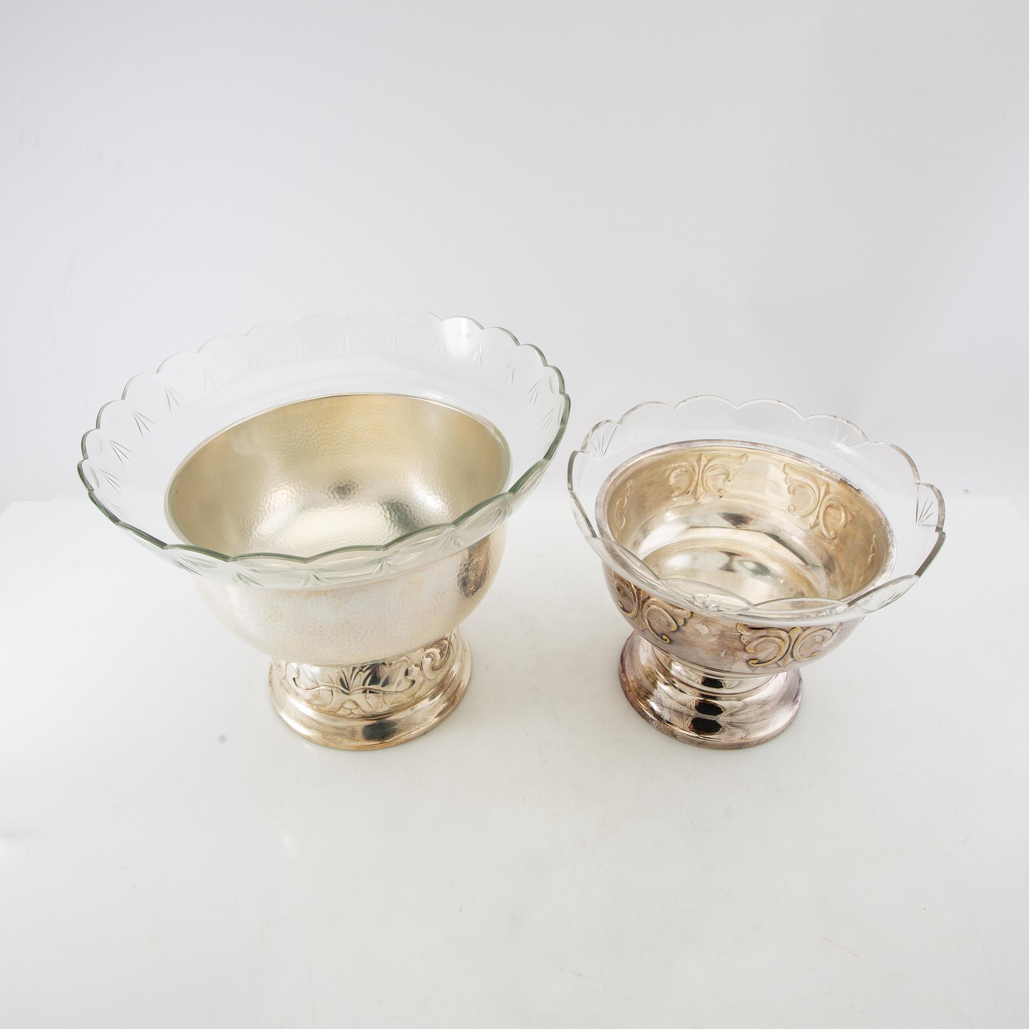 Skålar på fot 2 st nysilver 1900-talets början.