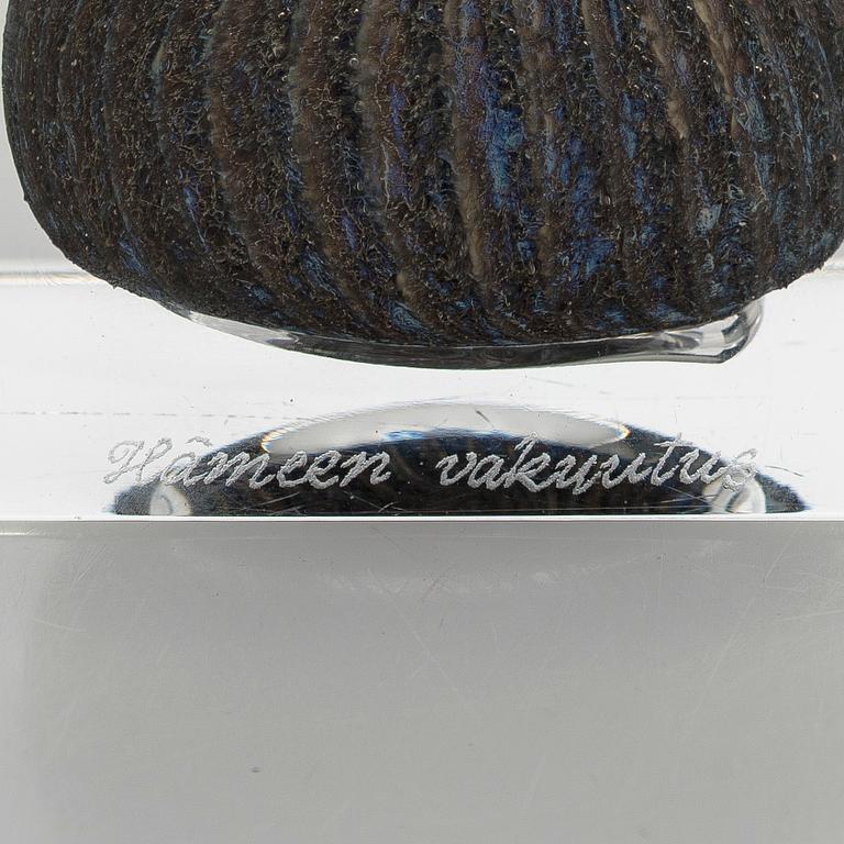 Oiva Toikka, annual glass cube 1980, signed Oiva Toikka Nuutajärvi 1980, 37/1000.