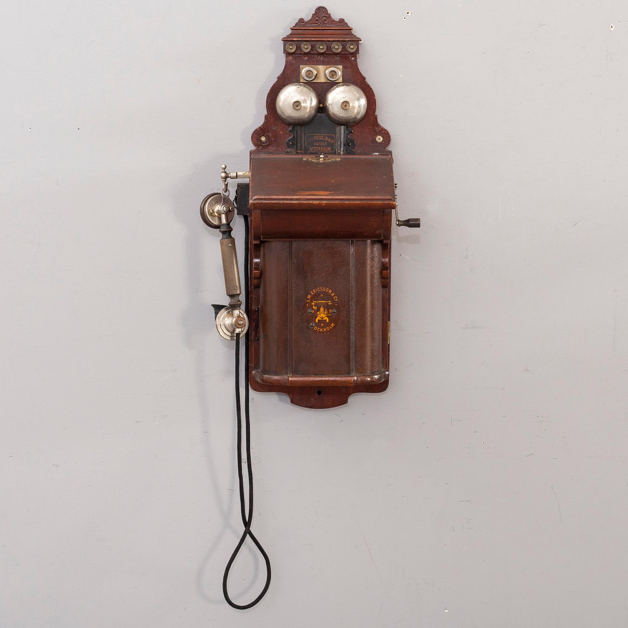 VÄGGTELEFON LM Ericsson &Co Stockholm, Omkring 1900.