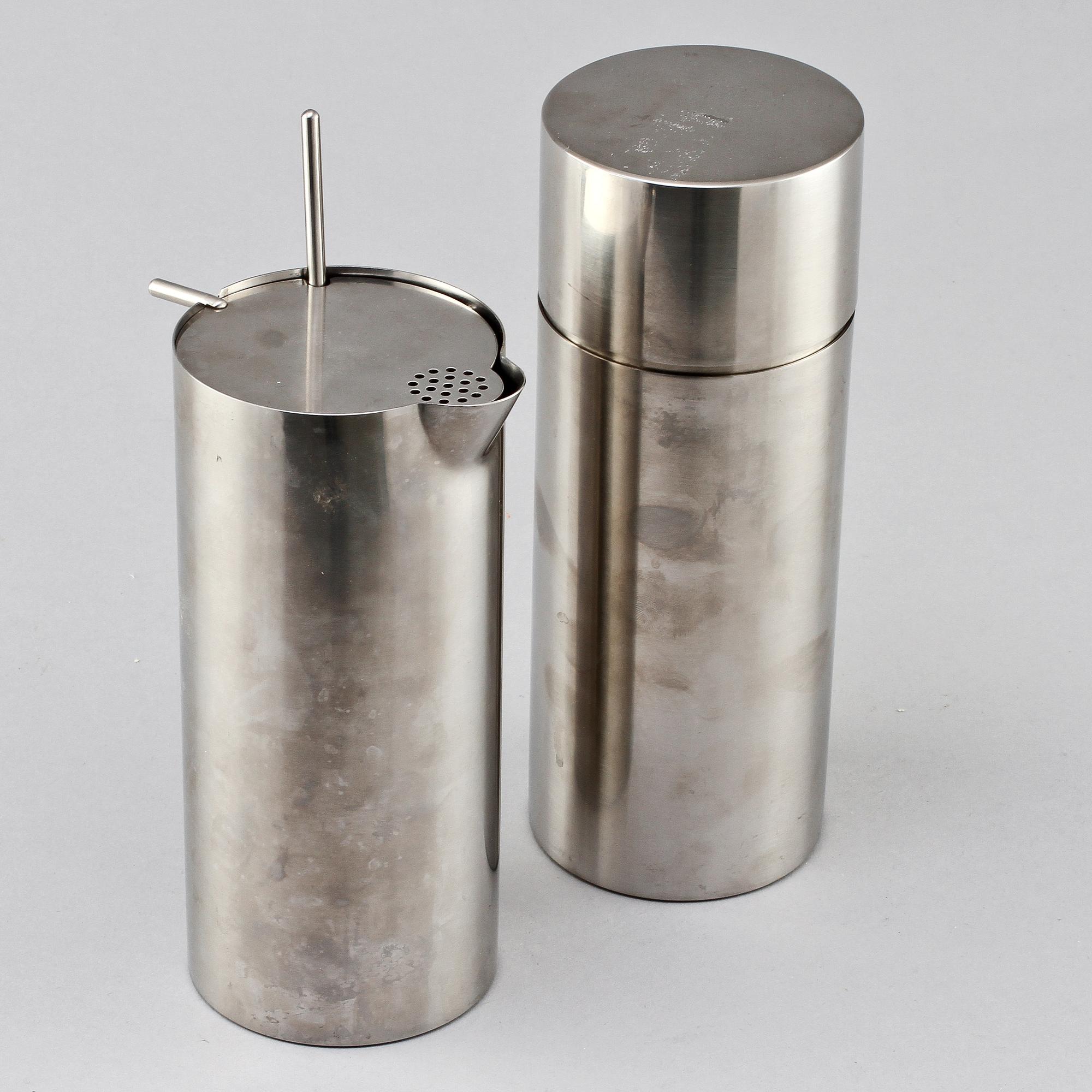 COCKTAILSET, 2 delar, stål, "Cylinda Line", Arne Jacobsen, Stelton, Danmark, 1900-talets fjärde kvartal.