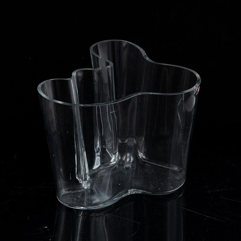 Alvar Aalto a "Savoy" mould blown glass vase, Iittala, Finland probably late 1960's.