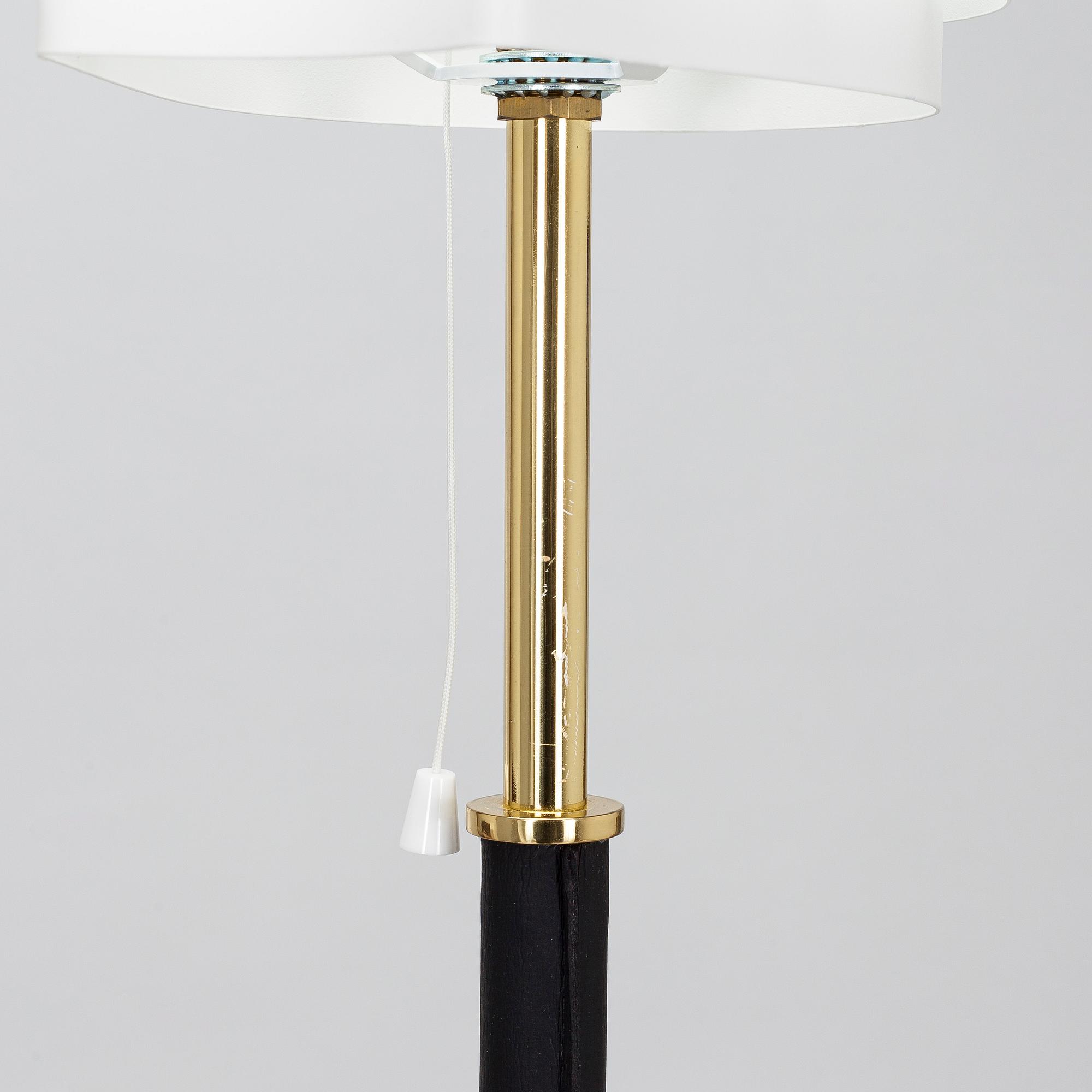 Alvar Aalto, golvlampa A 805 "Änglavinge", Artek, 2000-tal.