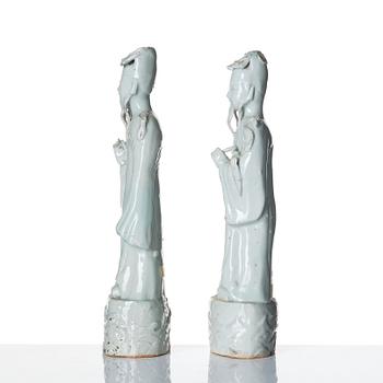 A pair of blanc-de-chine sculptures of daoist immortals, Qing dynasty, Qianlong (1736-95).