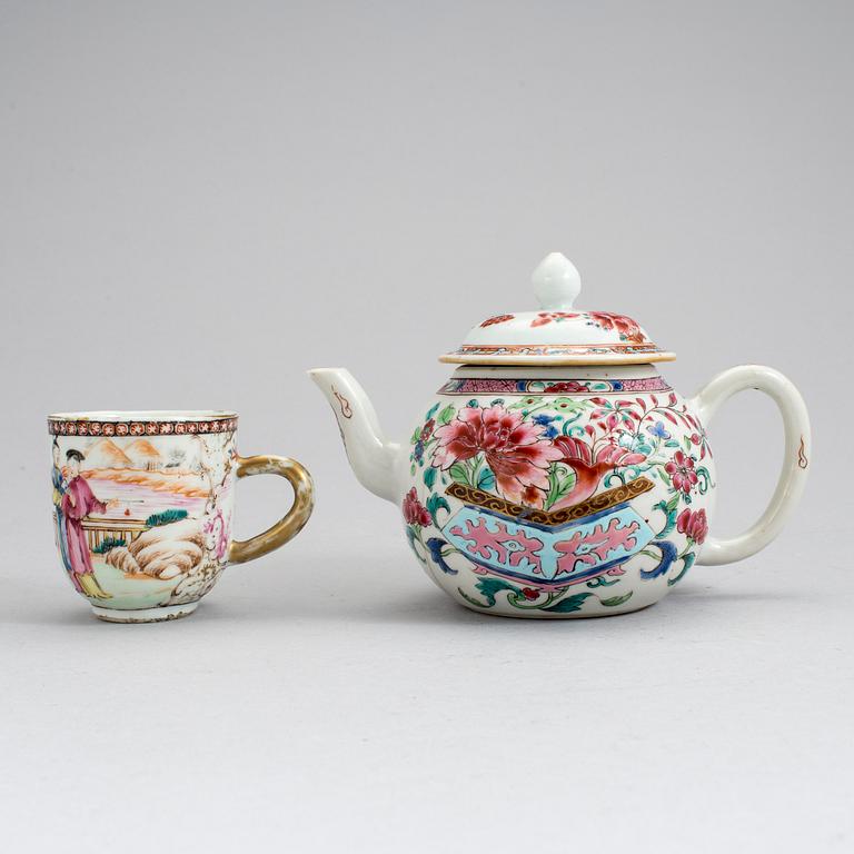 A small teapot and a cup, porcelain, China, Qianlong, 18th century.