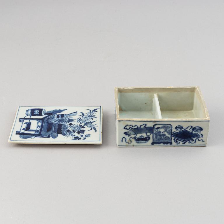 A set with two famille rose serving dishes, six odd plates, and a box with cover, Qing dynasty, 18th/19th Century.