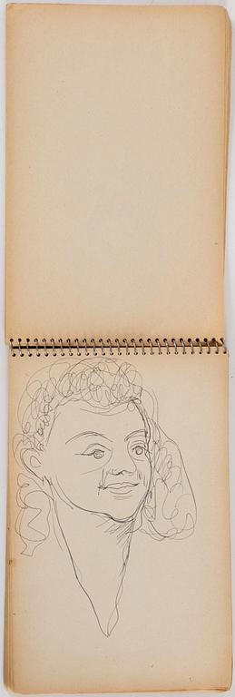 MAJ BRING, a sketch pad and book.