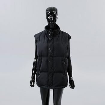 DUNVÄST, Burberry.