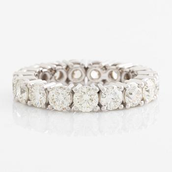 Ring full eternity with brilliant-cut diamonds.
