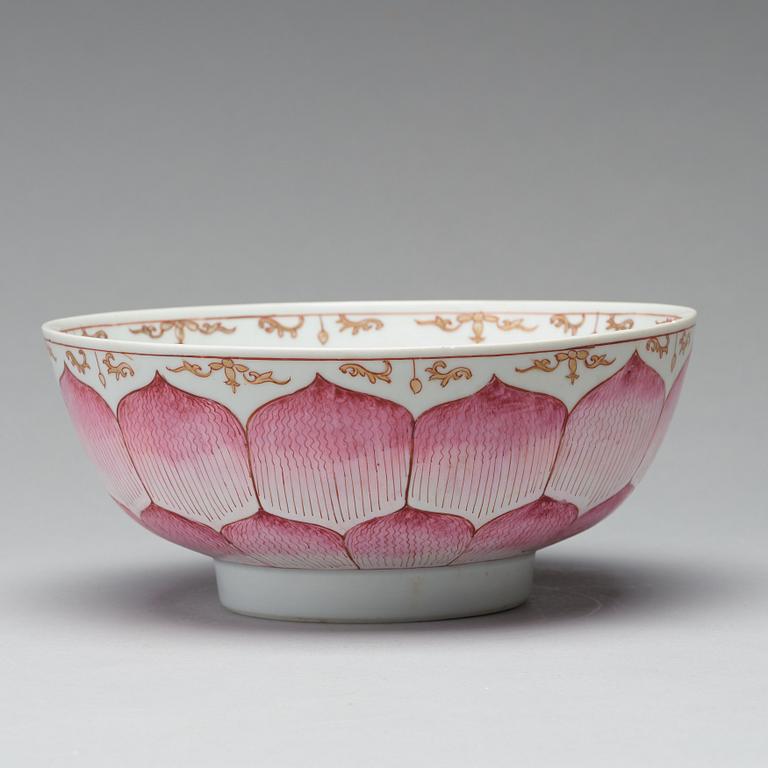 A famille rose 'Lotus' bowl and dish, Qing dynasty, Qianlong (1736-95).