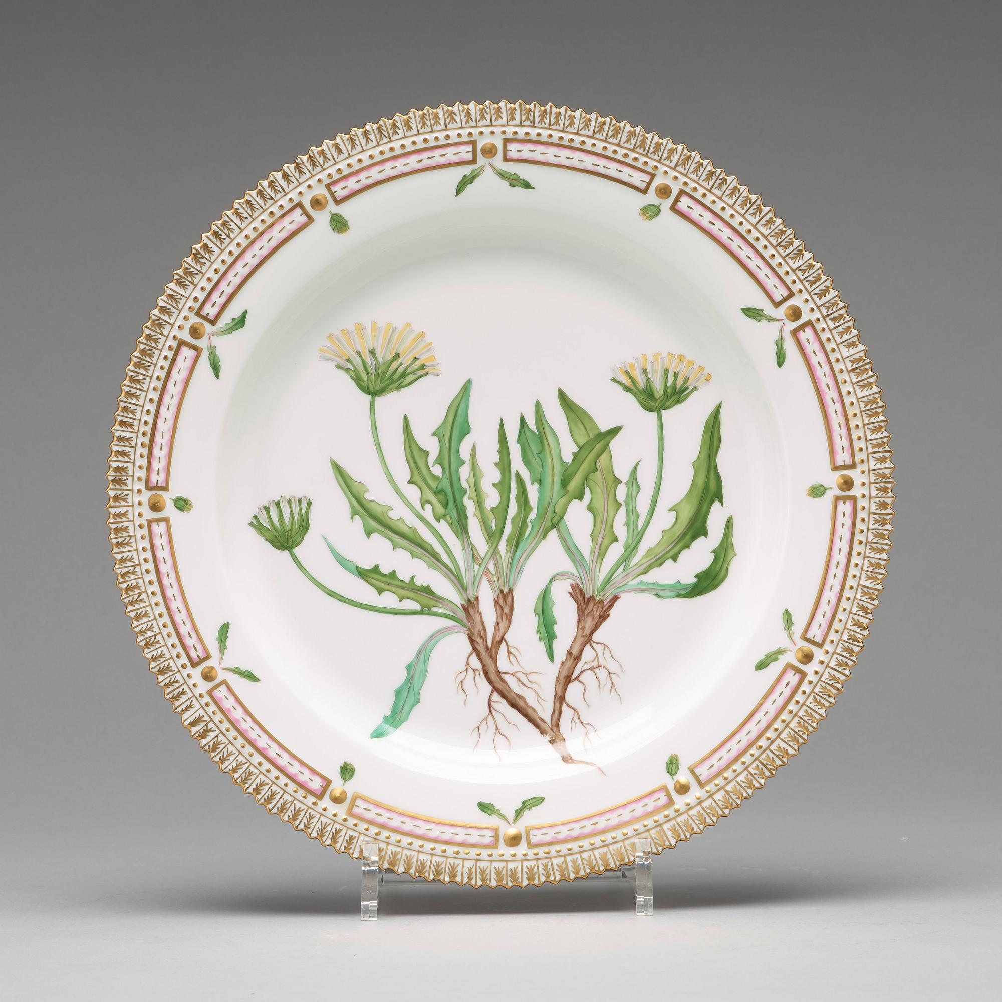 TALLRIKAR/FAT,  åtta stycken, porslin. "Flora Danica", Kungl. Dansk, 1900-tal.