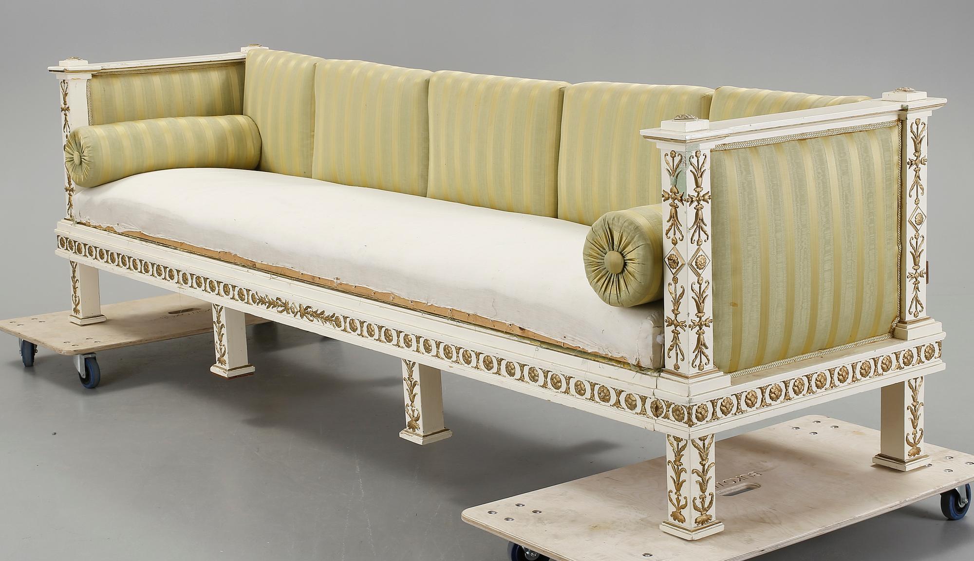 SOFFA, sengustaviansk, omkring år 1800.