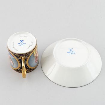 Kopp med fat, porslin, "Sevres", Frankrike, 1800-tal.