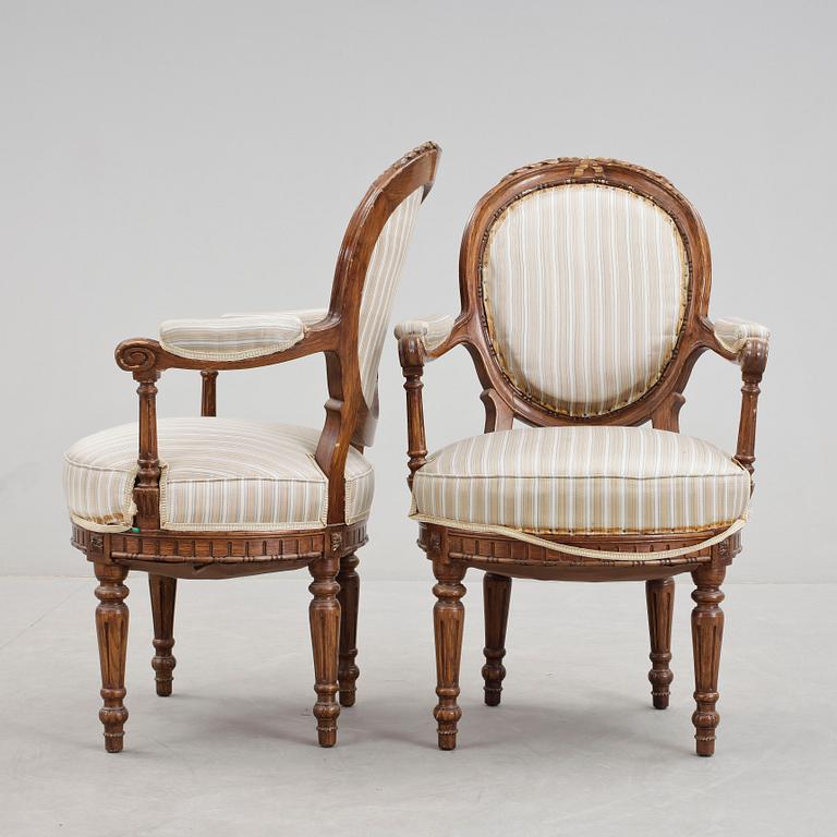 KARMSTOLAR, ett par, Louis XIV-stil, sent 1800-tal.