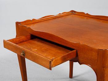 SIDOBORD, mahogny, 1900-talets andra hälft.
