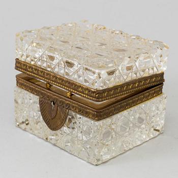 SKRIN med LOCK, glas och förgylld mässing, 1800-tal.