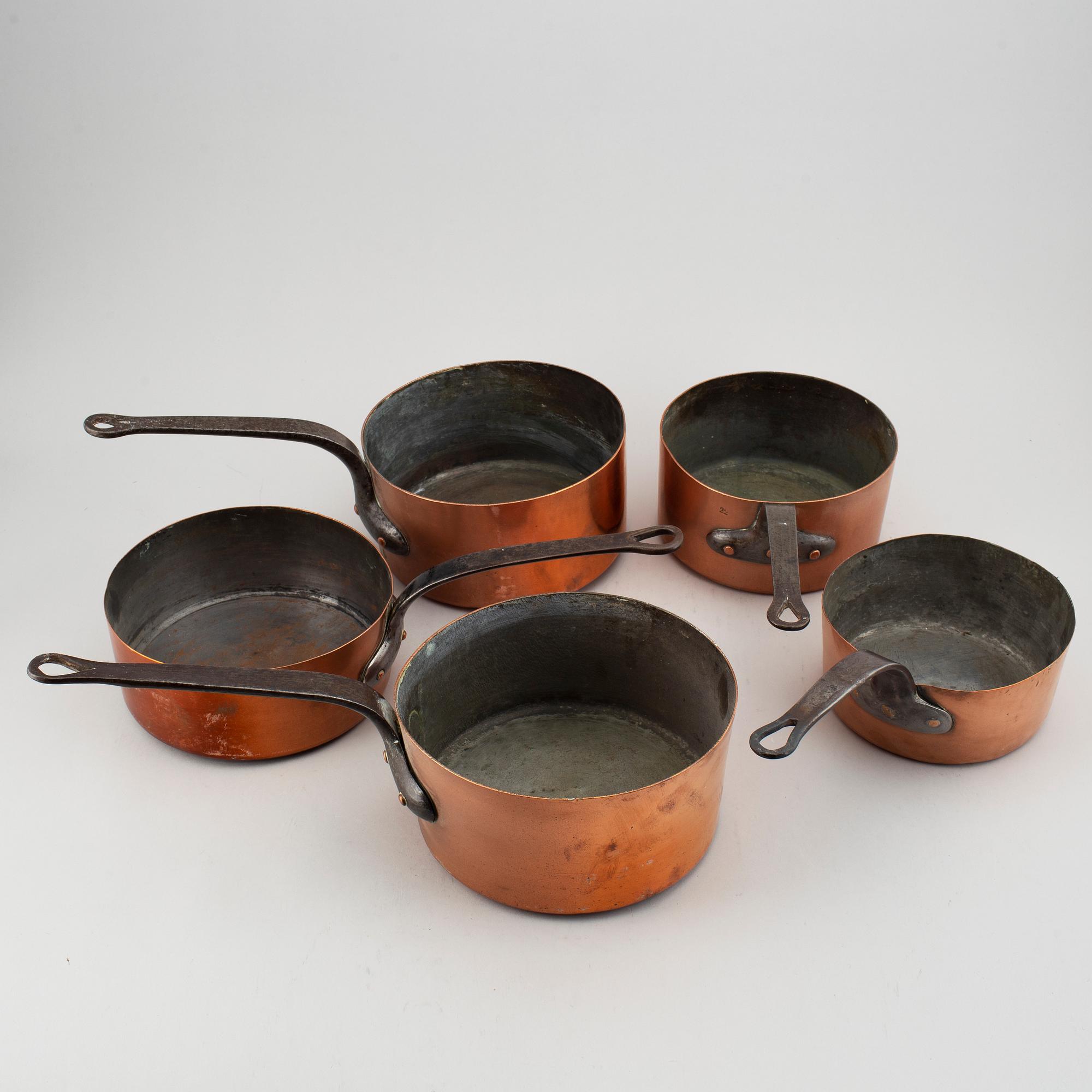 Five coppar pots, early 20th century.