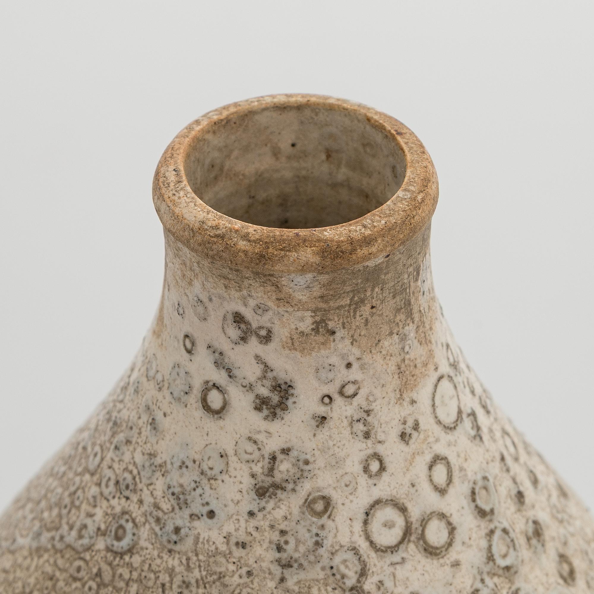 Kyllikki Salmenhaara, a stoneware vase, signed KS -43.