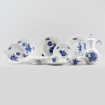SERVISPORSLIN, 32 delar, "Blå Blomst", Royal Copenhagen.