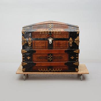 KOFFERT, omkring år 1900.