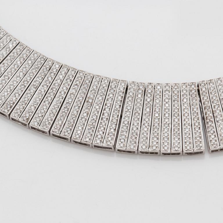 COLLIER med ca 2000 st briljantslipade diamanter totalt ca 15.00 ct.