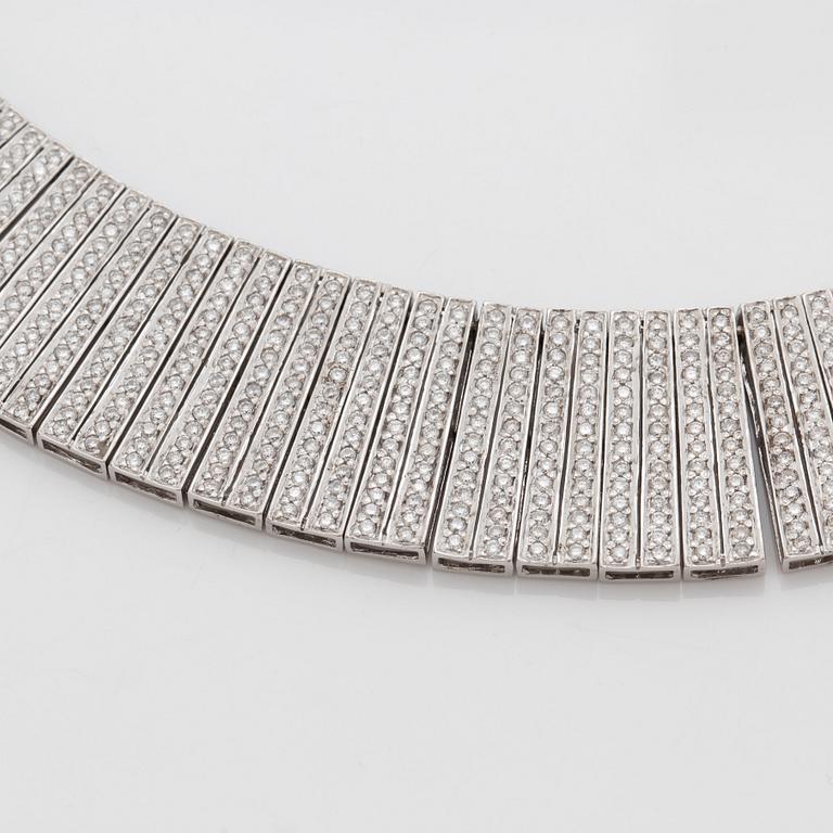 A brilliant cut diamond necklace, total carat weight circa 15.200 cts.