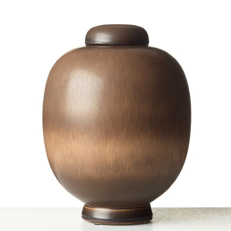 Berndt Friberg, a stoneware jar and cover, Gustavsberg studio, Sweden 1960.