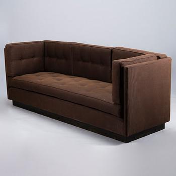 Gunnel Nyman, A sofa manufactured by Huhdan Puusepänliike 1934.