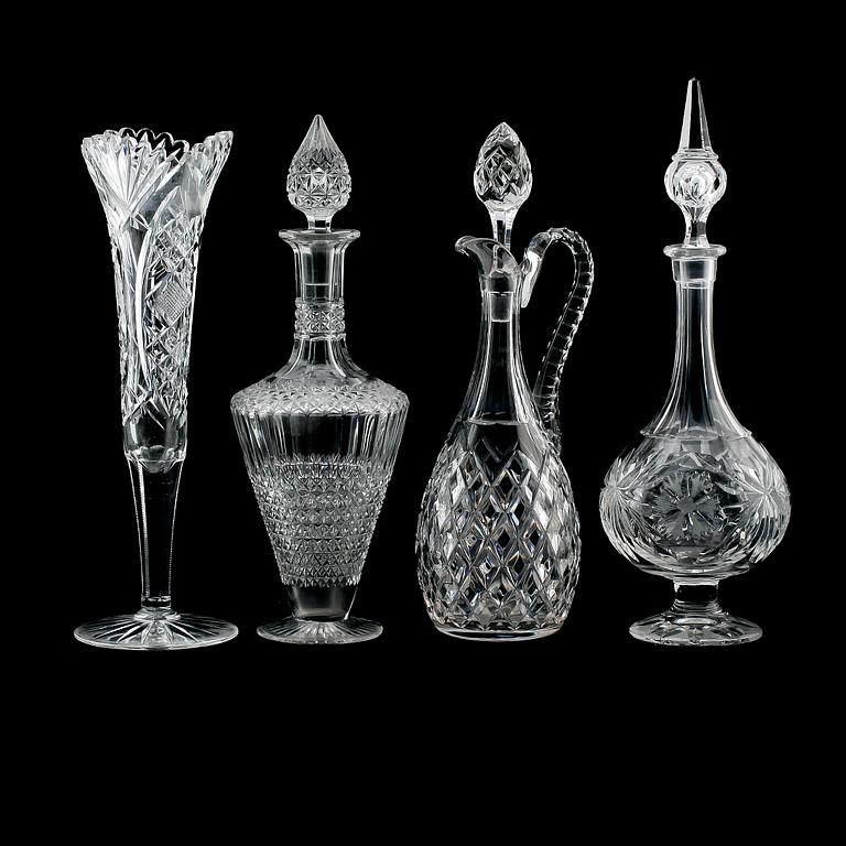 KARAFFER, 3 st och VAS, glas/kristall, 1900-talets första hälft.